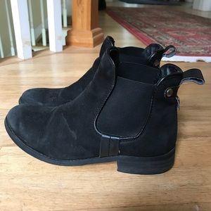 Steve Madden Chelsea boots